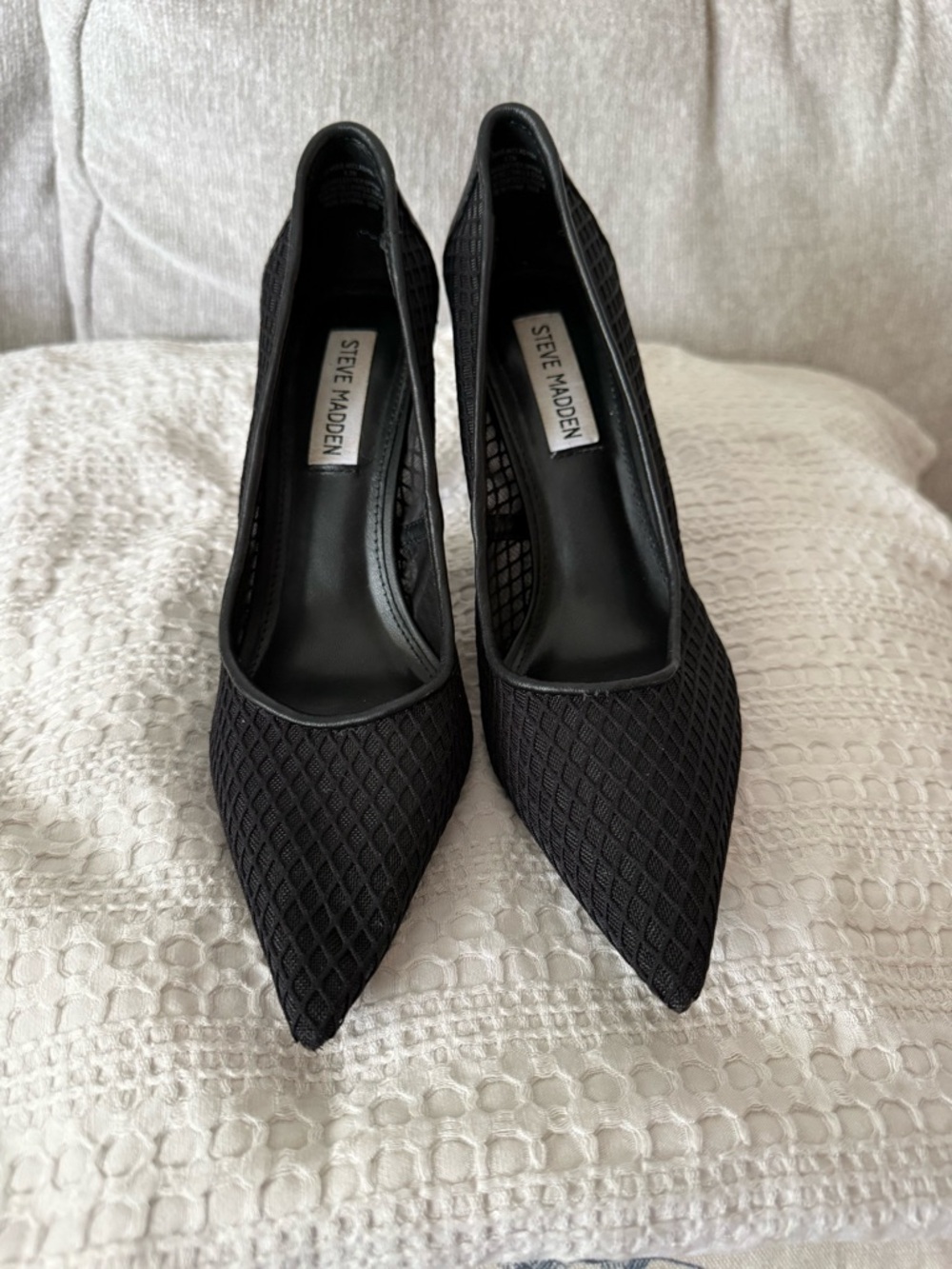 Steve Madden Black Pointed Quilted Pumps